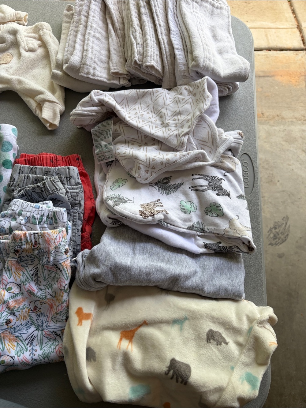 Huge Baby Boy Gender Neutral Clothing Bundle Lot size NB 0-3M - Picture 5 of 8